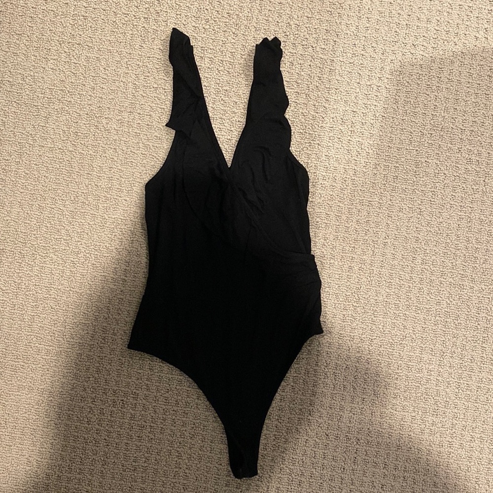 Superdown Ruffle Bodysuit - Picture 2 of 5